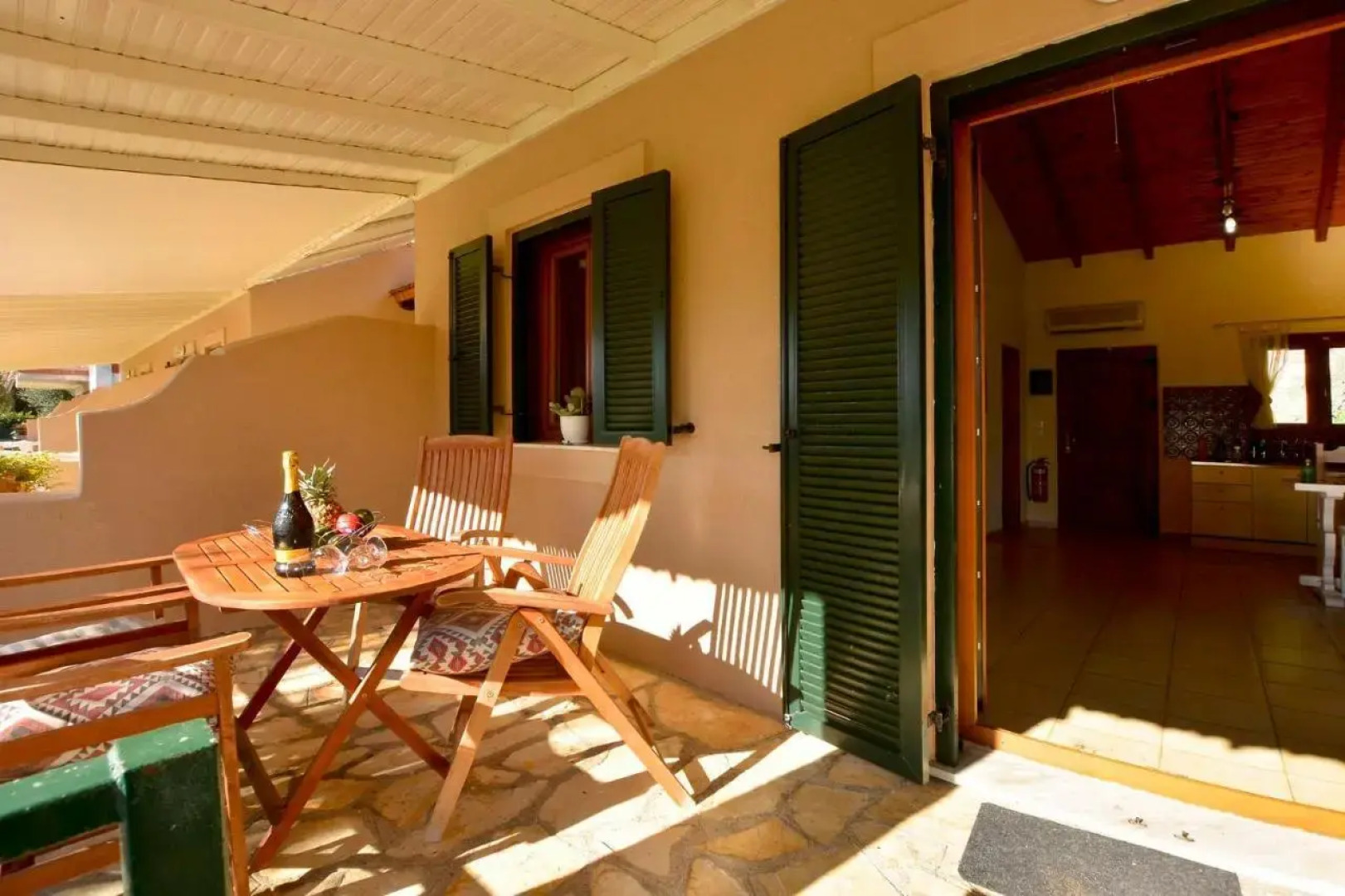 Renata Rooms & Studios