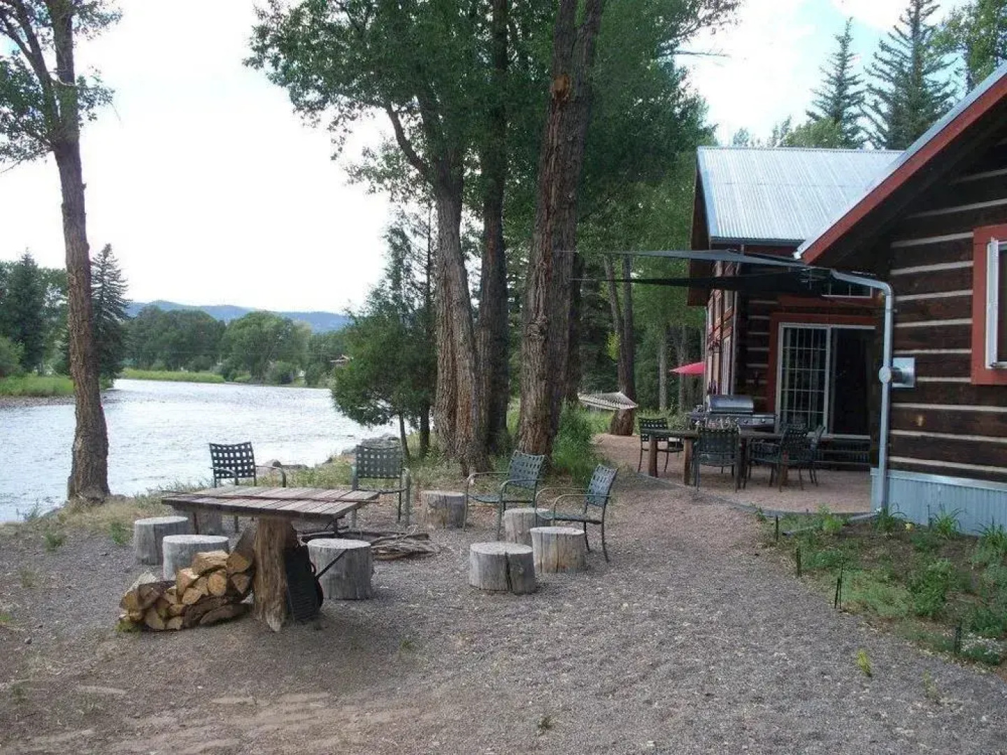 Riverside Meadows Cabins