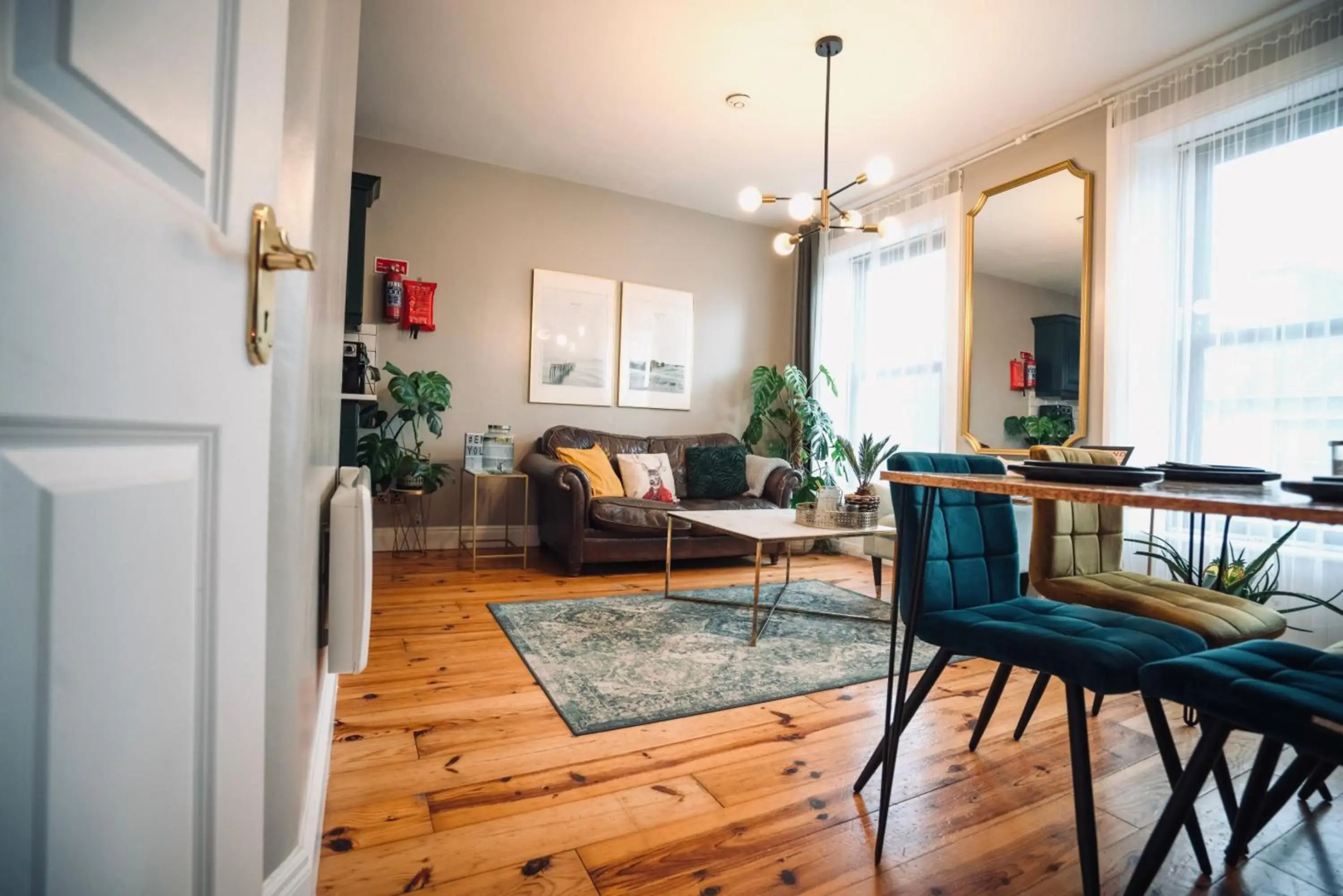 A Stylish 2 Bed Apartment in Cobh Town - Lux Stay