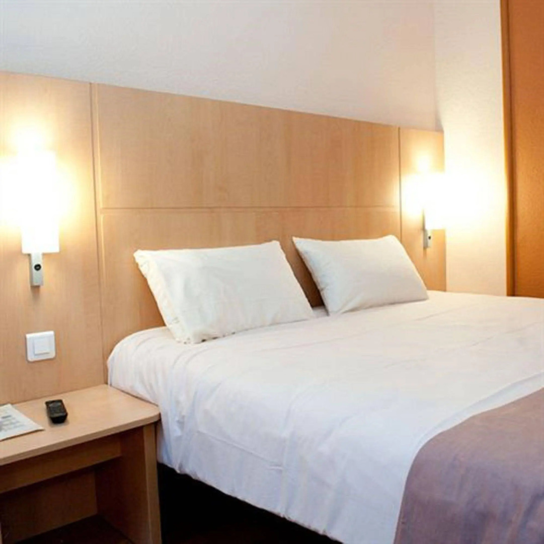 Egg Hotel Paris Gonesse