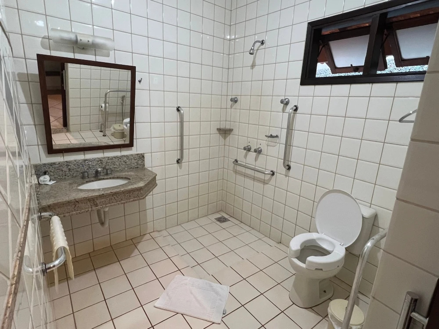 Premier Garden Hotel