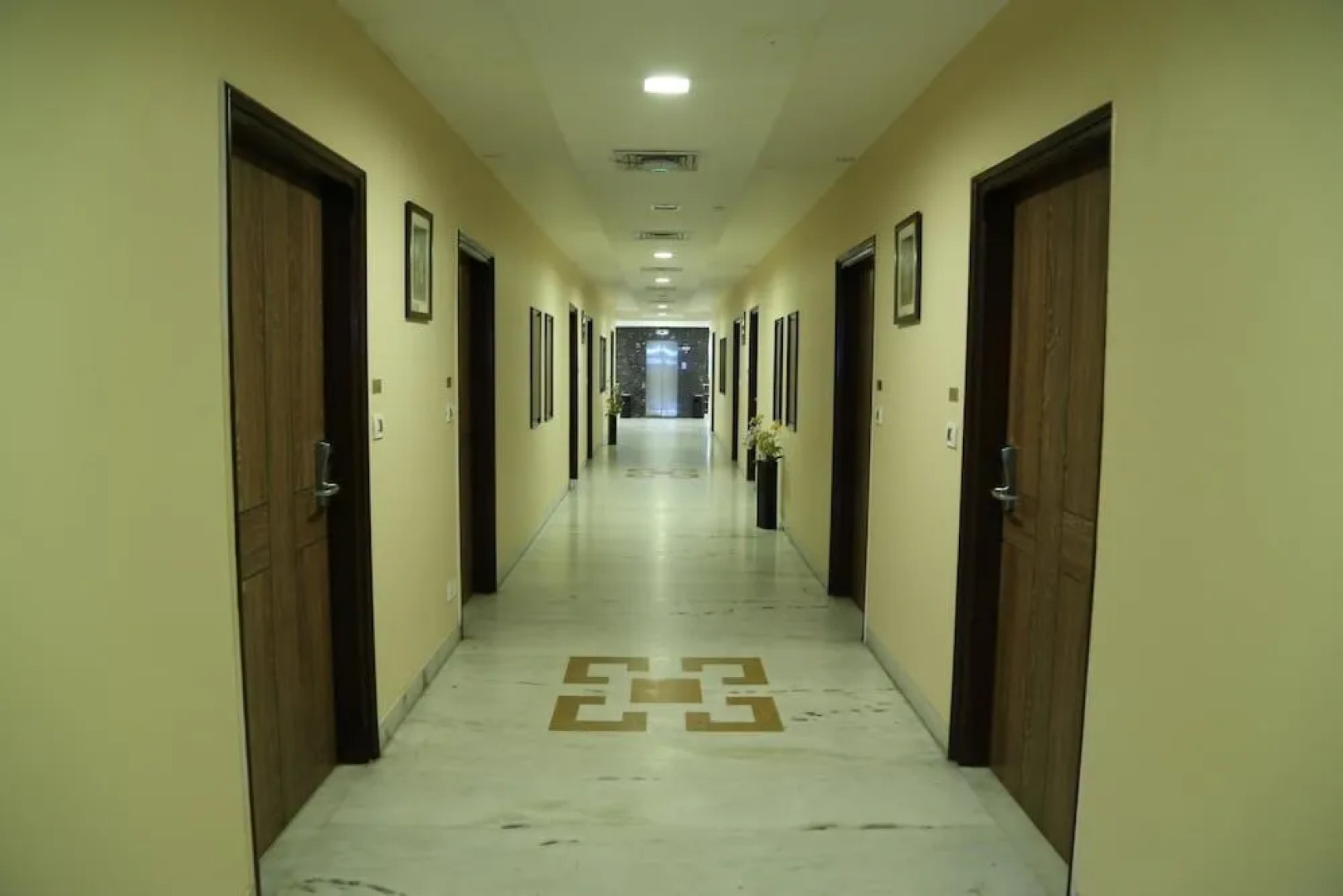 OYO 2192 Hotel Gianz