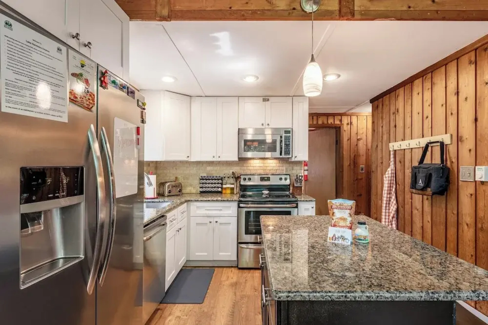 Harmony Haven by Avantstay Game Room, Large Deck