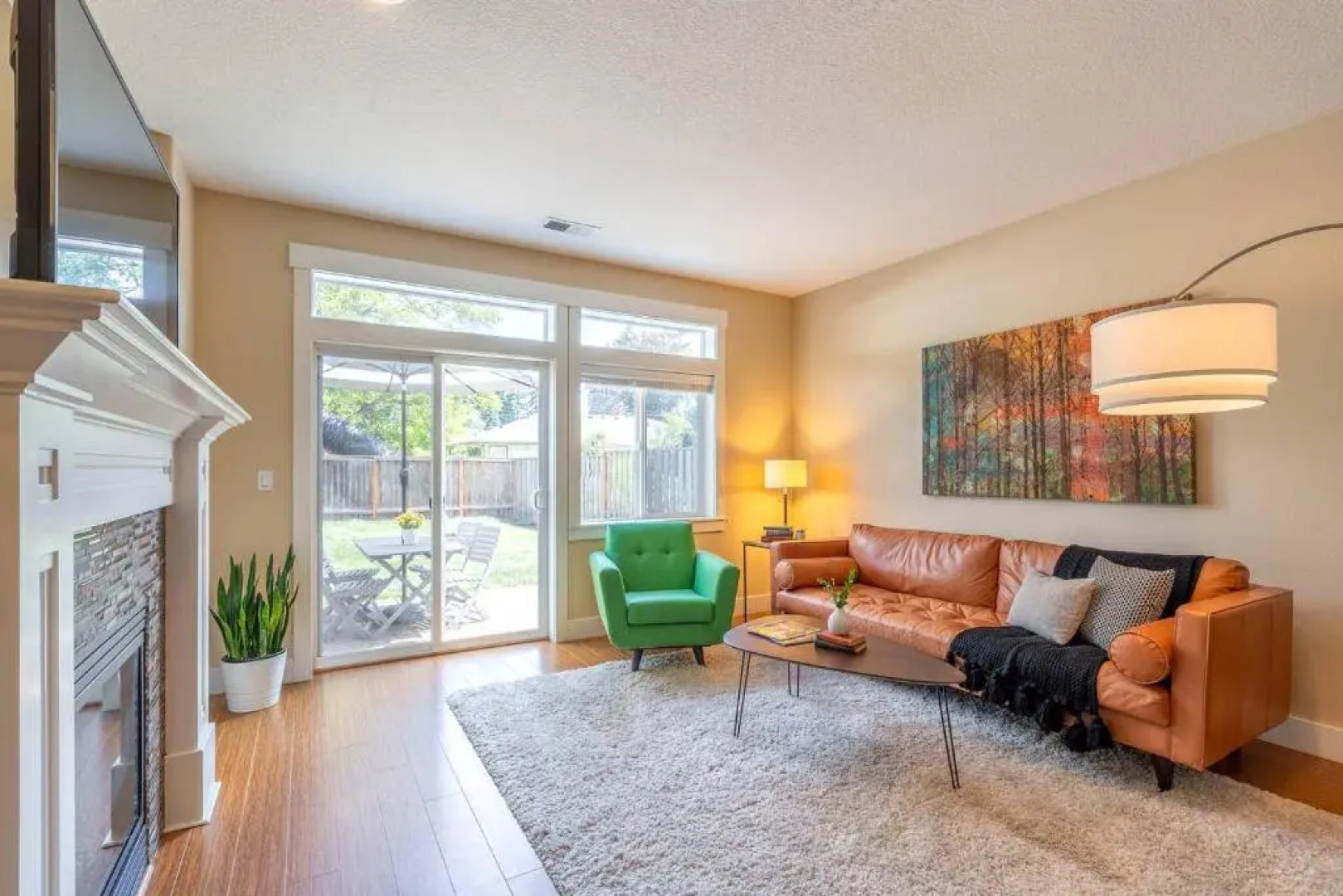 Modern home, Four bedrooms, King Beds