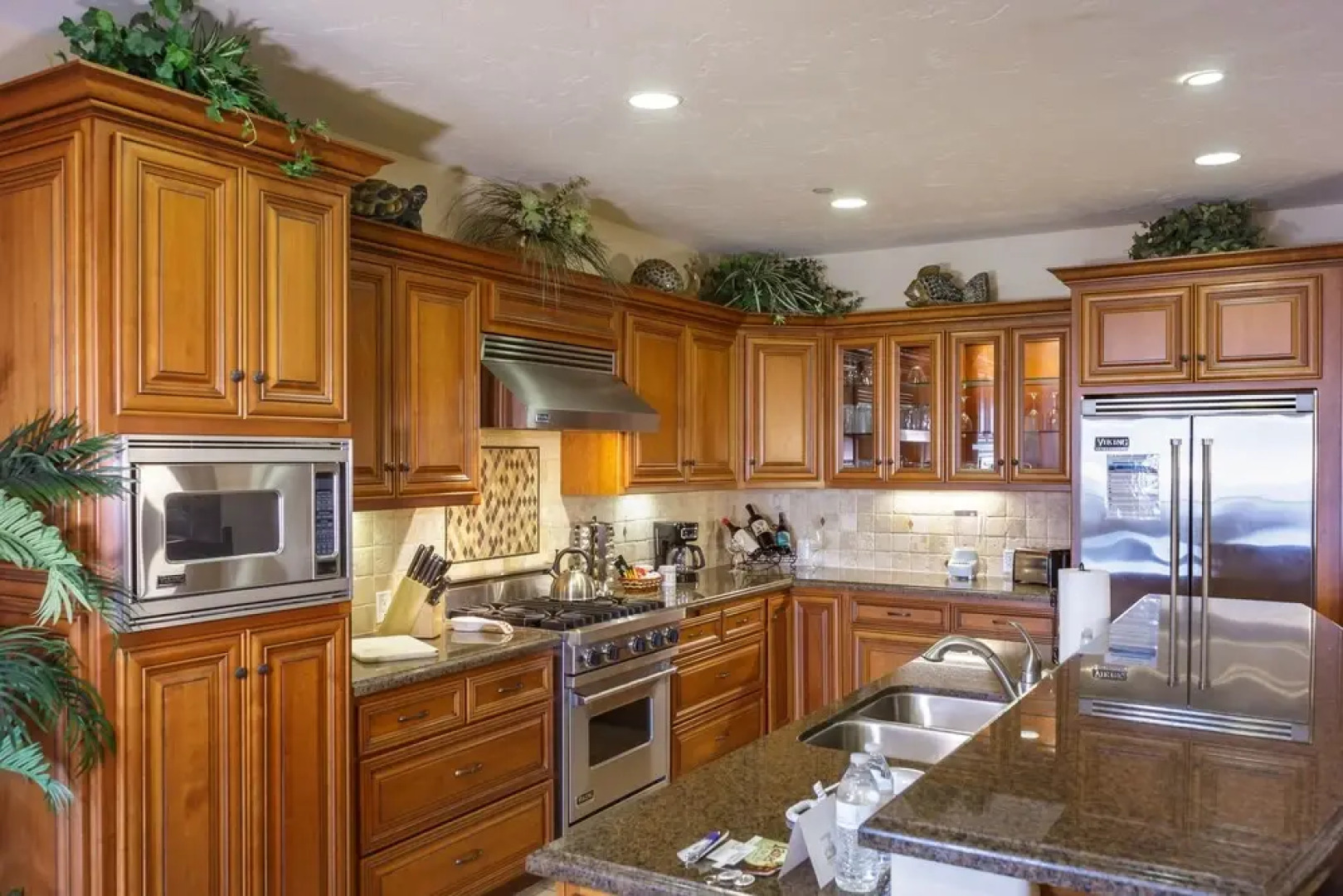 Valentina #401 3 Bedroom Condo by RedAwning