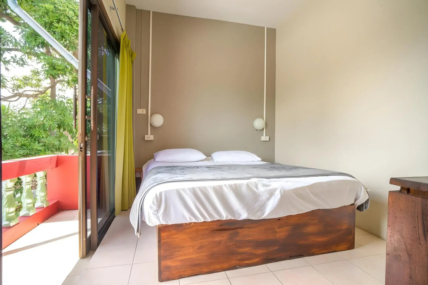 Echo Beach Hostel
