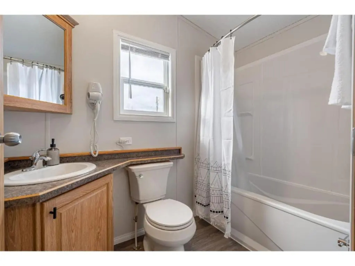 Mountain Time I Powderkeg I Firepit l King Bed