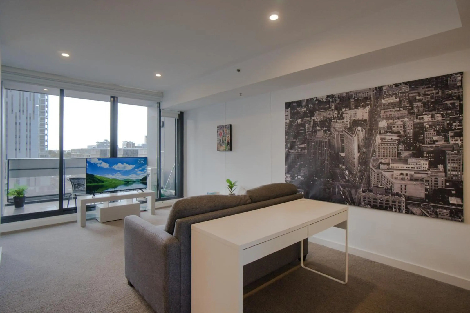 Luxury 2 Bedroom Apartment - Adelaide CBD