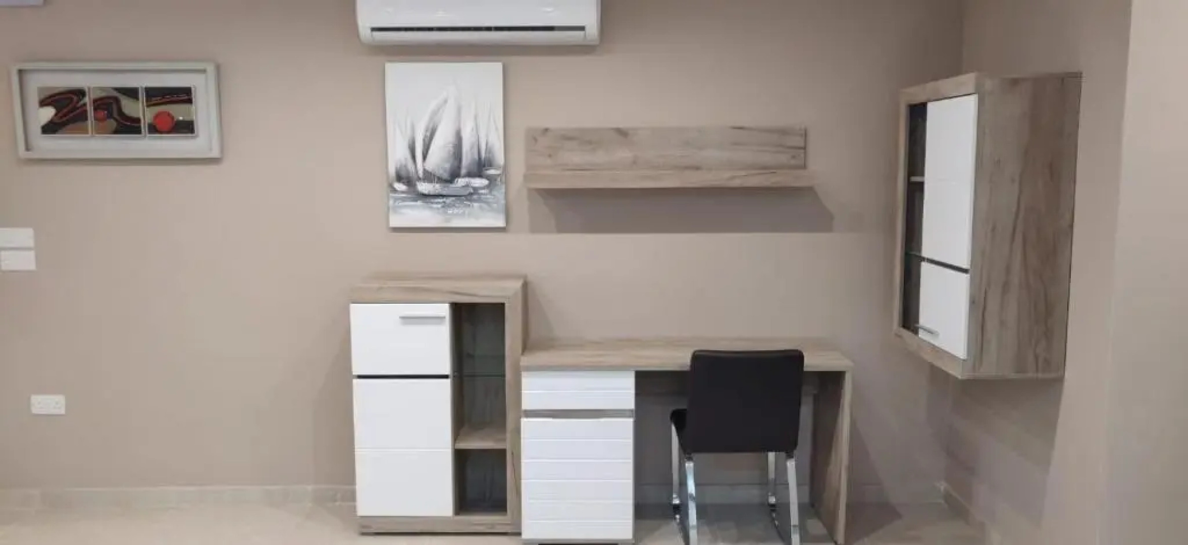 Wileg 4B Luxury Two Bedroom Apartment with Shared Swimming Pool.