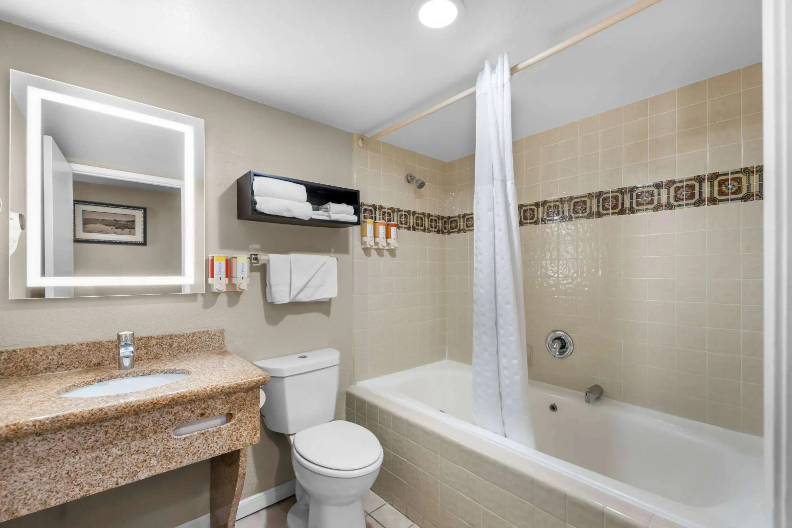 Howard Johnson by Wyndham Santa Cruz