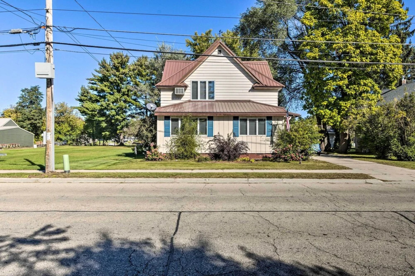 Riverfront Shawano Home w/ Private Backyard!