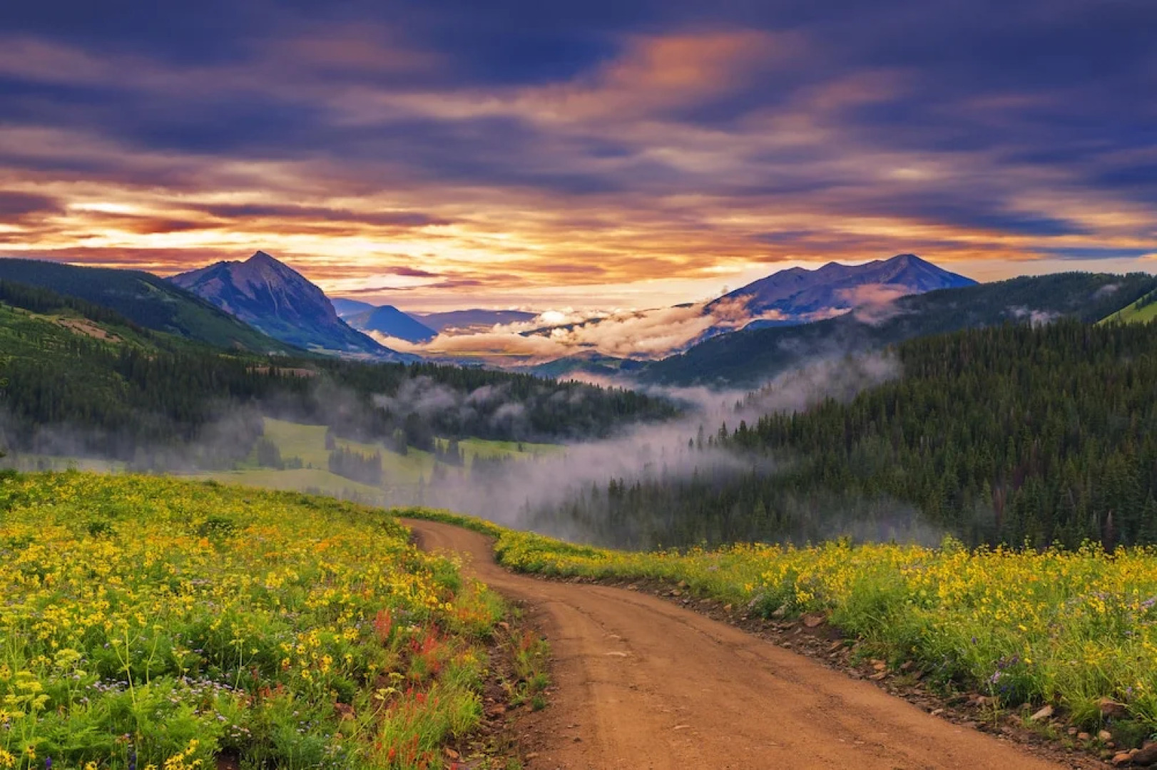 Three Seasons Hotel Suites by Crested Butte Lodging