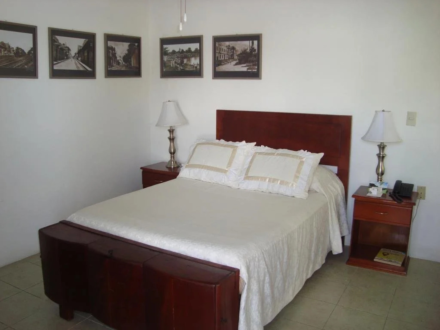 NAH SAM CHAK La Casa Rosada