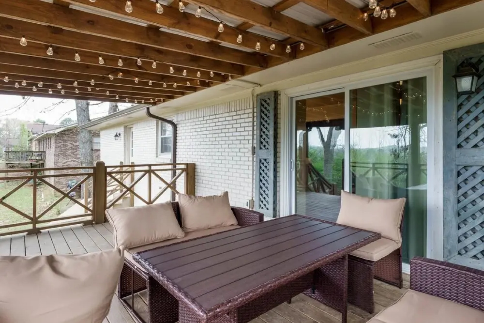 LA Maison De LA Nouvelle-orl ans Game DAY House Covered Patio