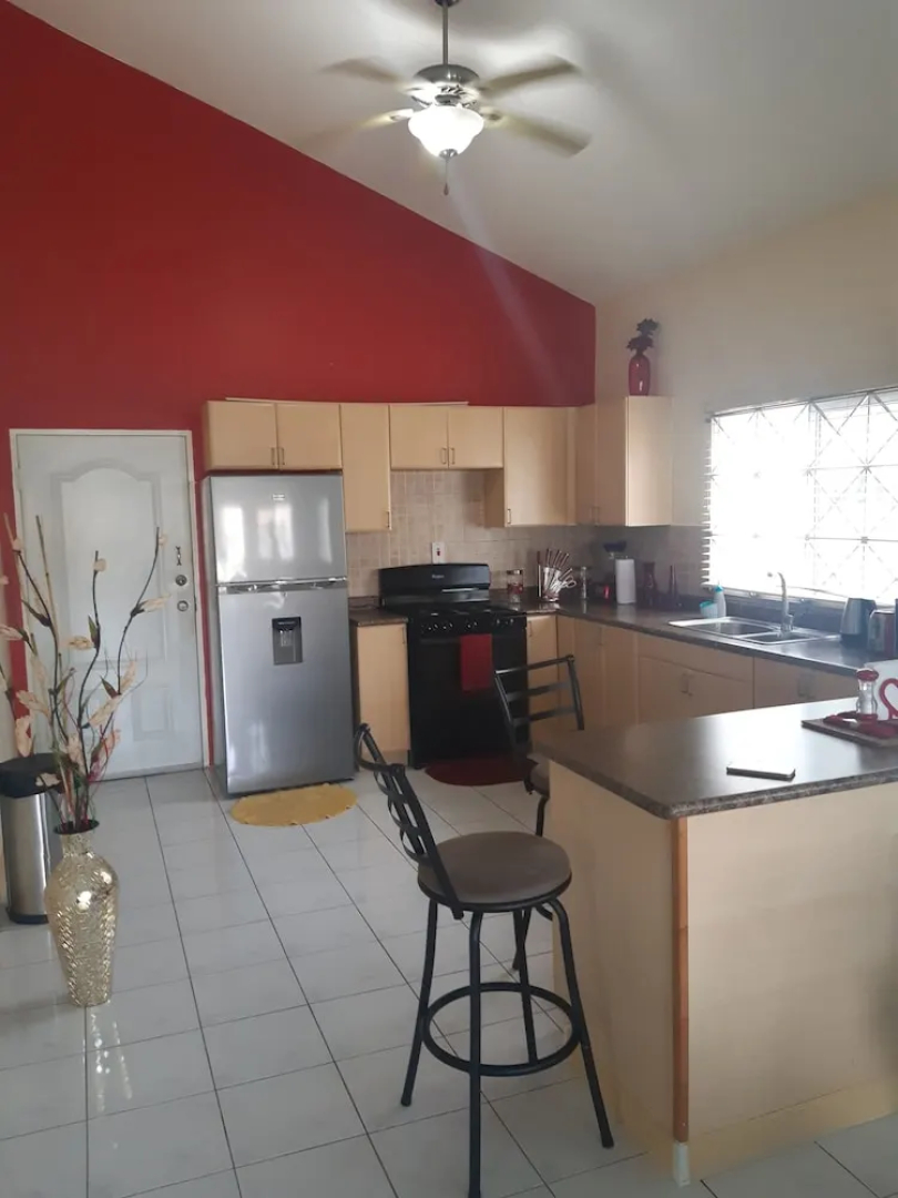 Delux Caribbean Estate Guest Apartment