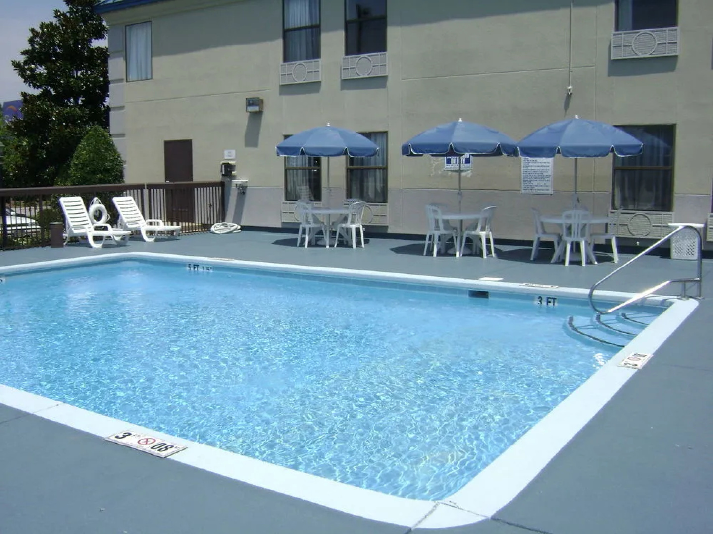 Holiday Inn Express Hotel & Suites Wilson I-95