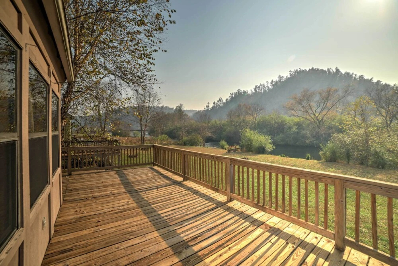 Peaceful Reliance Cabin w/ Deck on Hiwassee River!