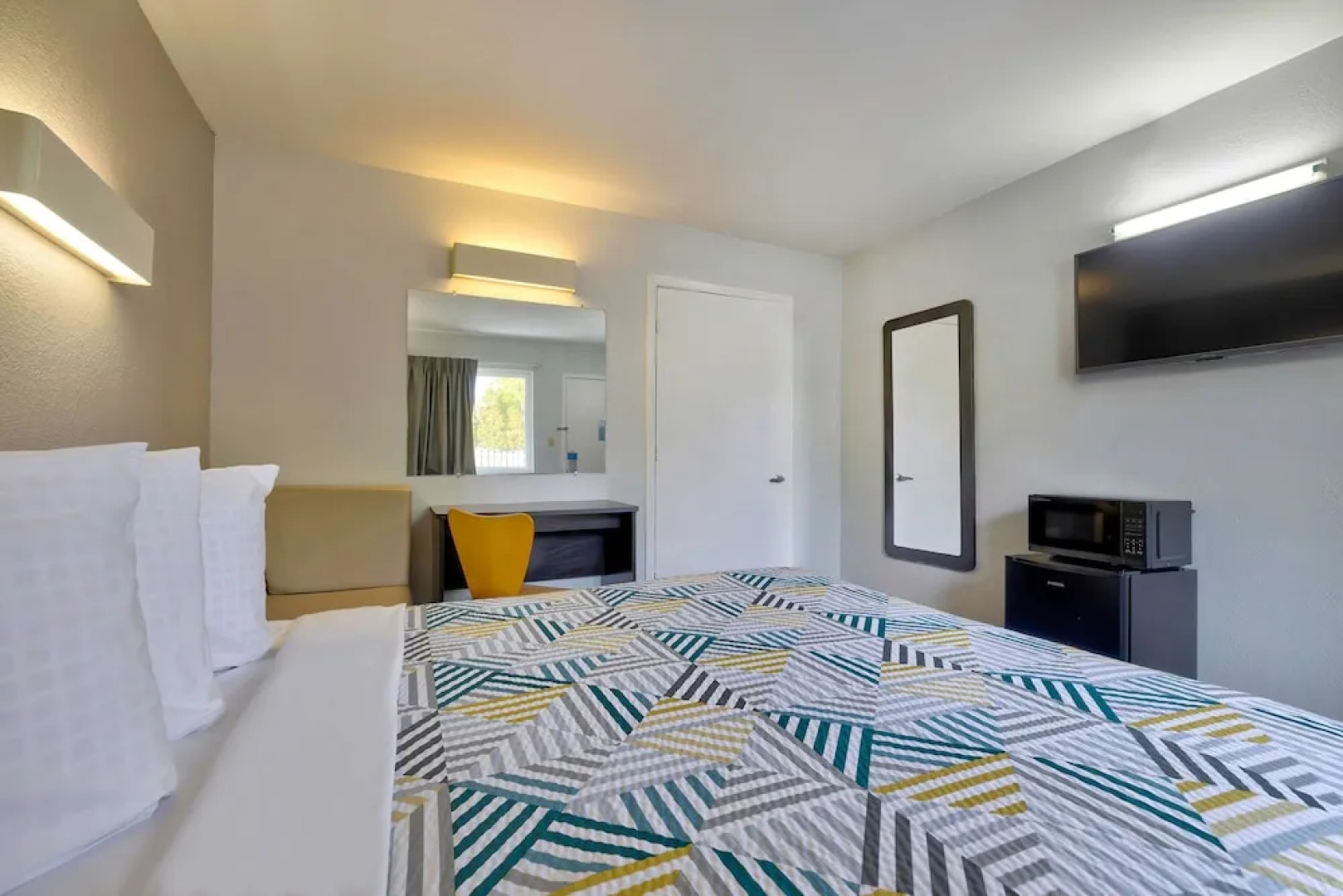 Travelodge/motel 6 Oshkosh