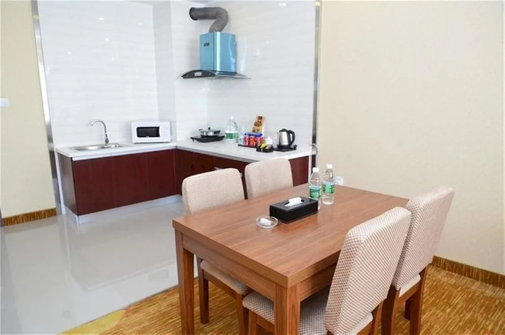 Lantuo Business Hotel