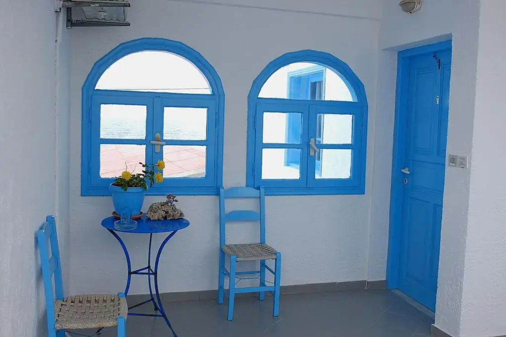 Socrates Apartments & Restaurant