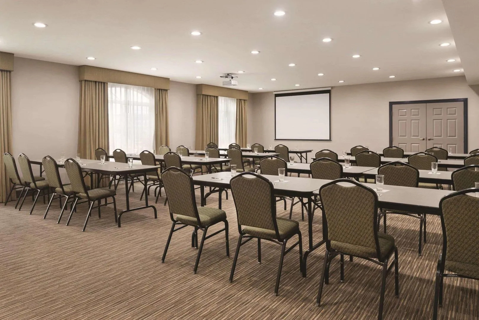 Country Inn & Suites by Radisson, Michigan City, IN