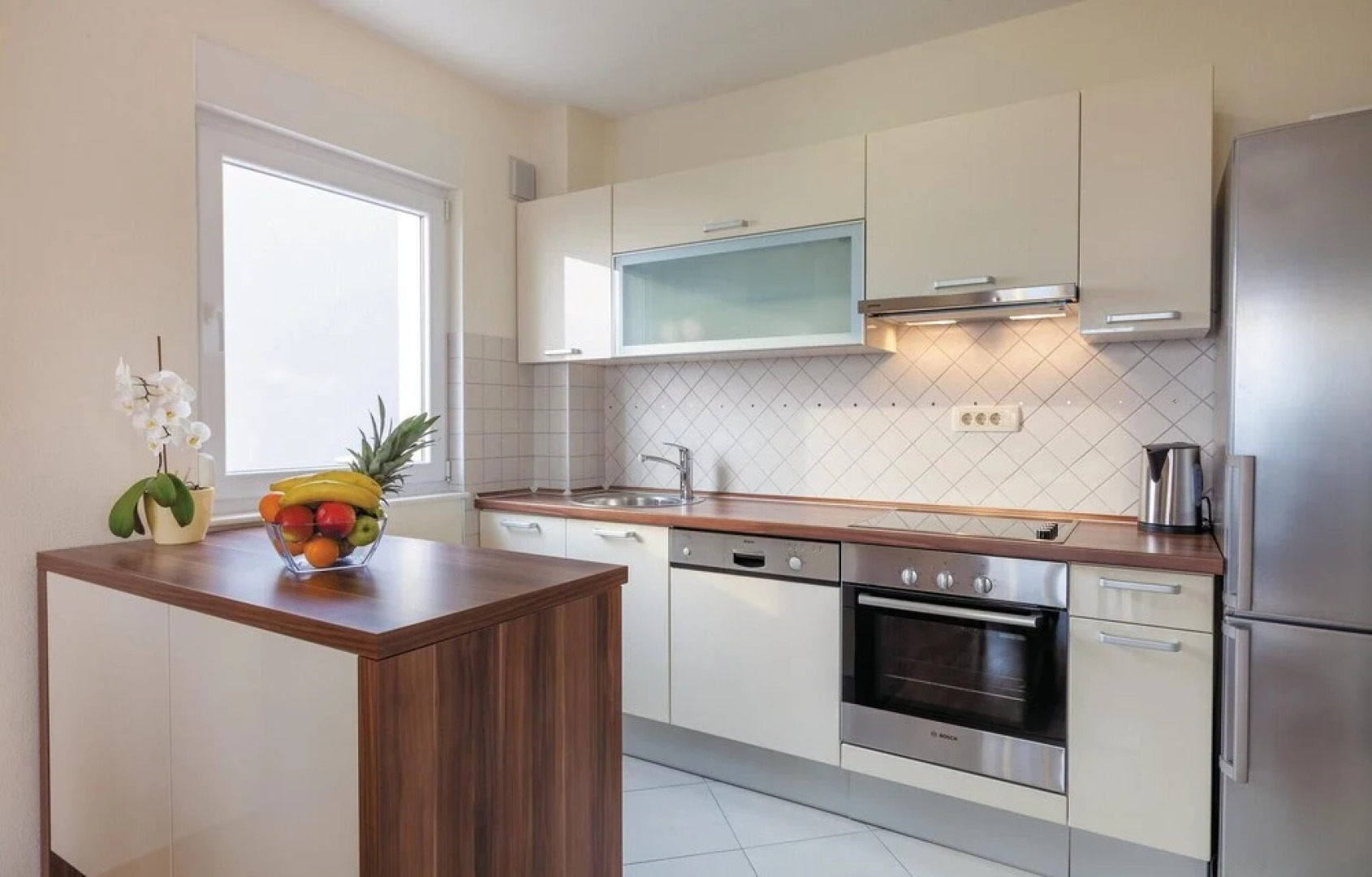 Beautiful Home in Makarska With Wifi and 7 Bedrooms