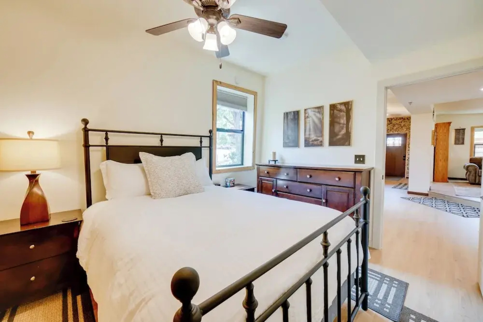 Steps to C Street & Saloons! Virginia City Getaway