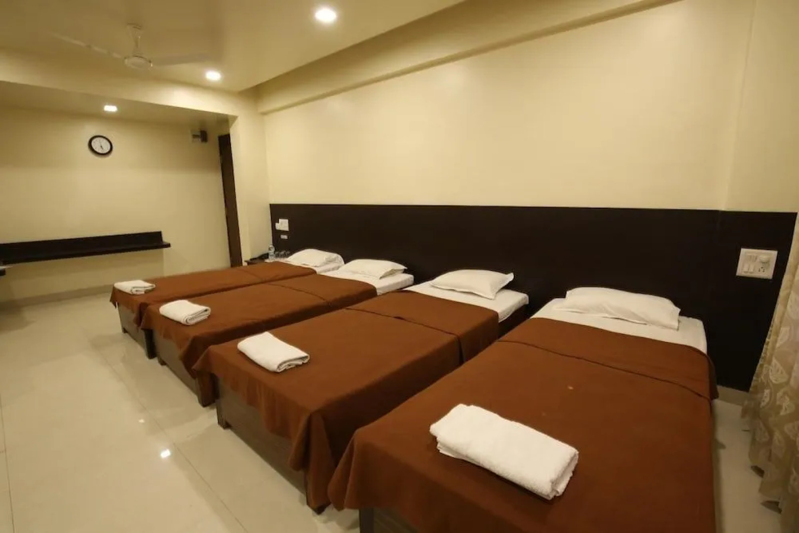 Hotel Kohinoor Square