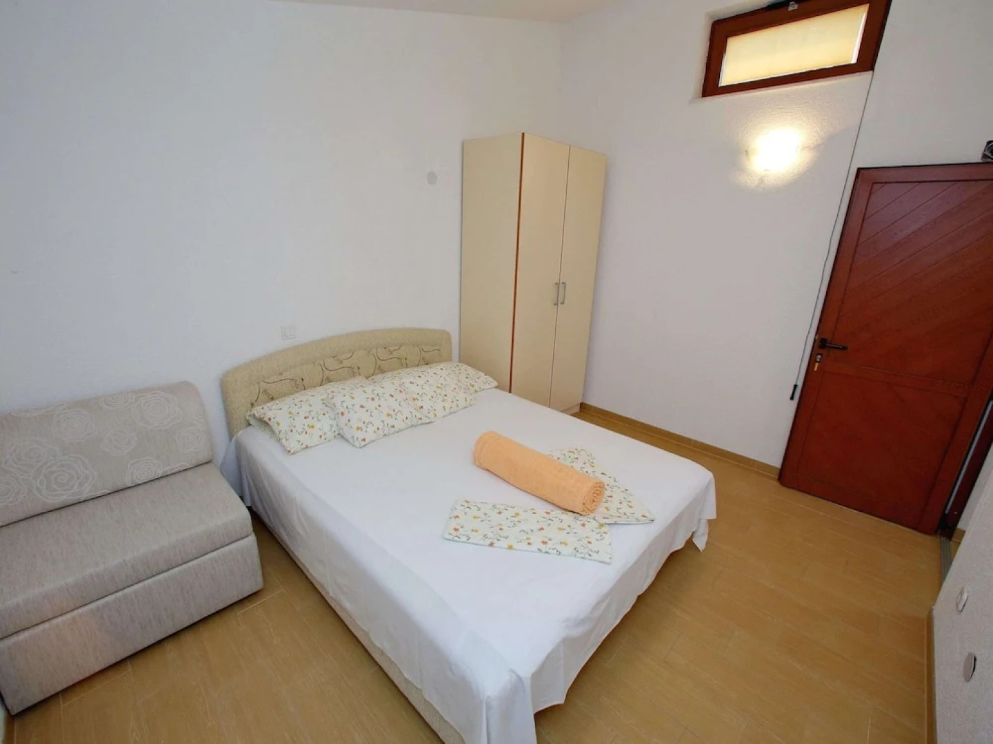 Fantastic Holiday Home With Amazing Garden, Private Pool, Directly on the Beach