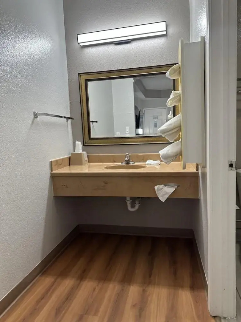 Motel 6 Alvarado, TX