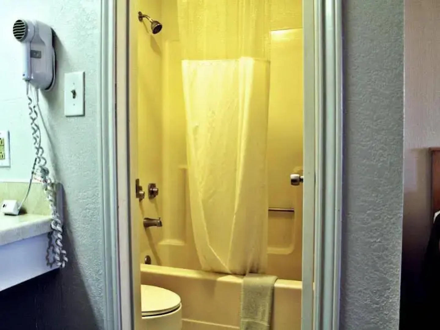 Super 8 by Wyndham Fredericksburg