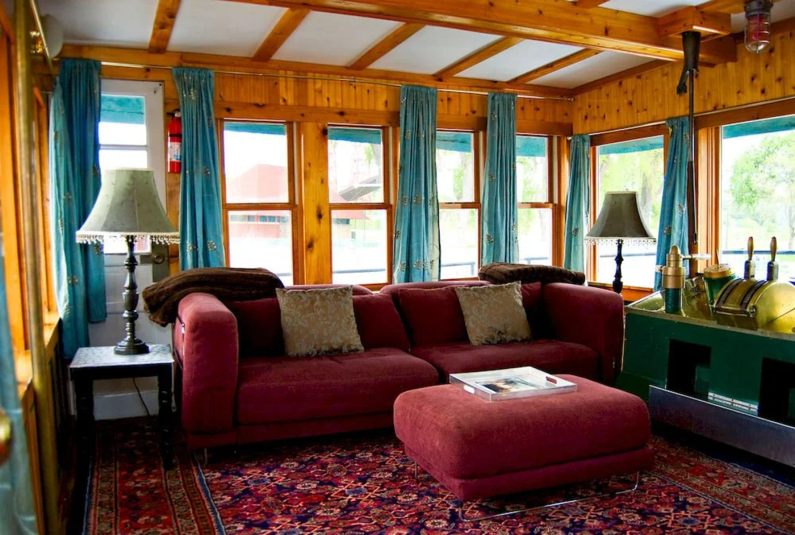 The Covington Houseboat