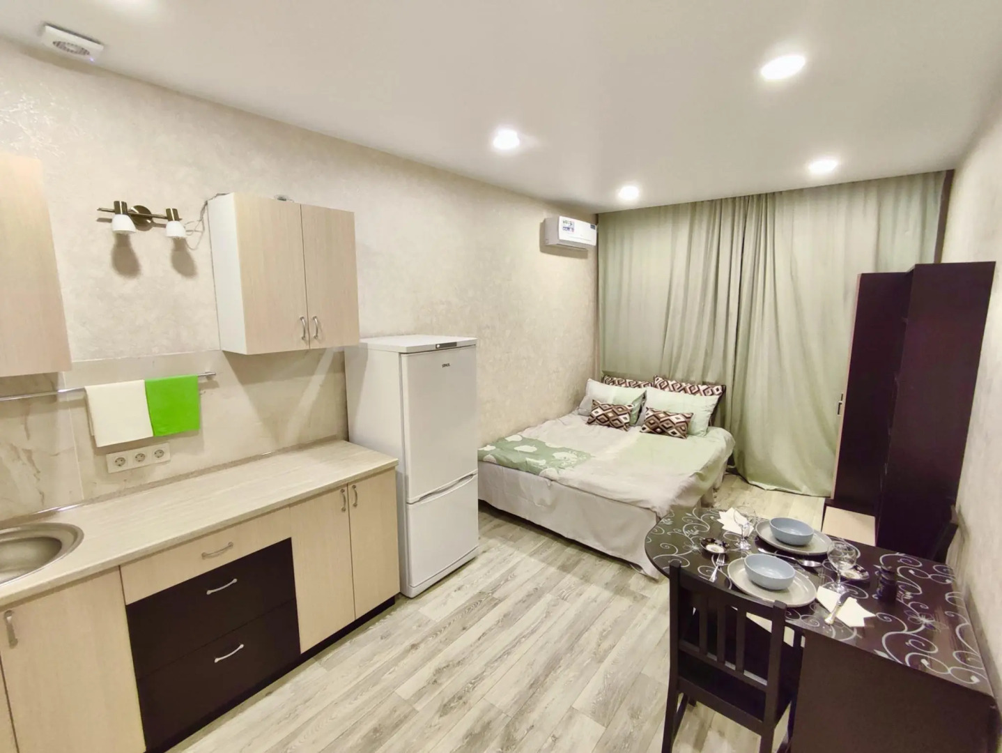 Гости любят на улице Анны Ахматовой