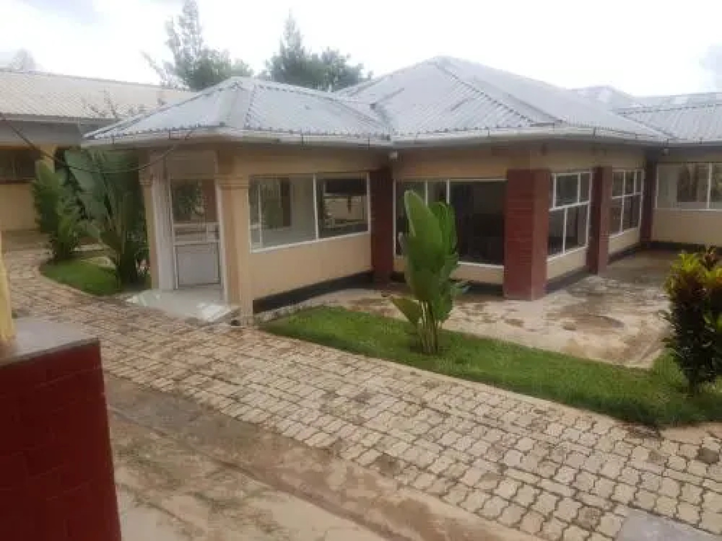 Bck8 Executive Lodge