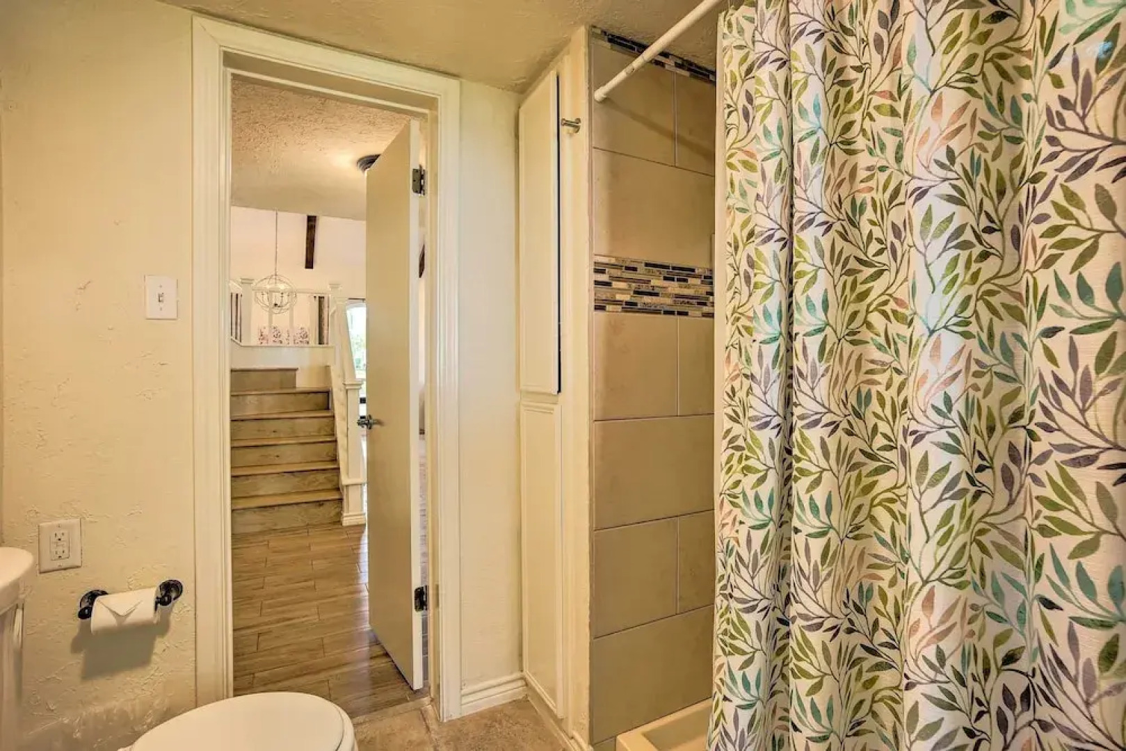 Modern Lake Conroe House w/ Lakefront Park & Deck!