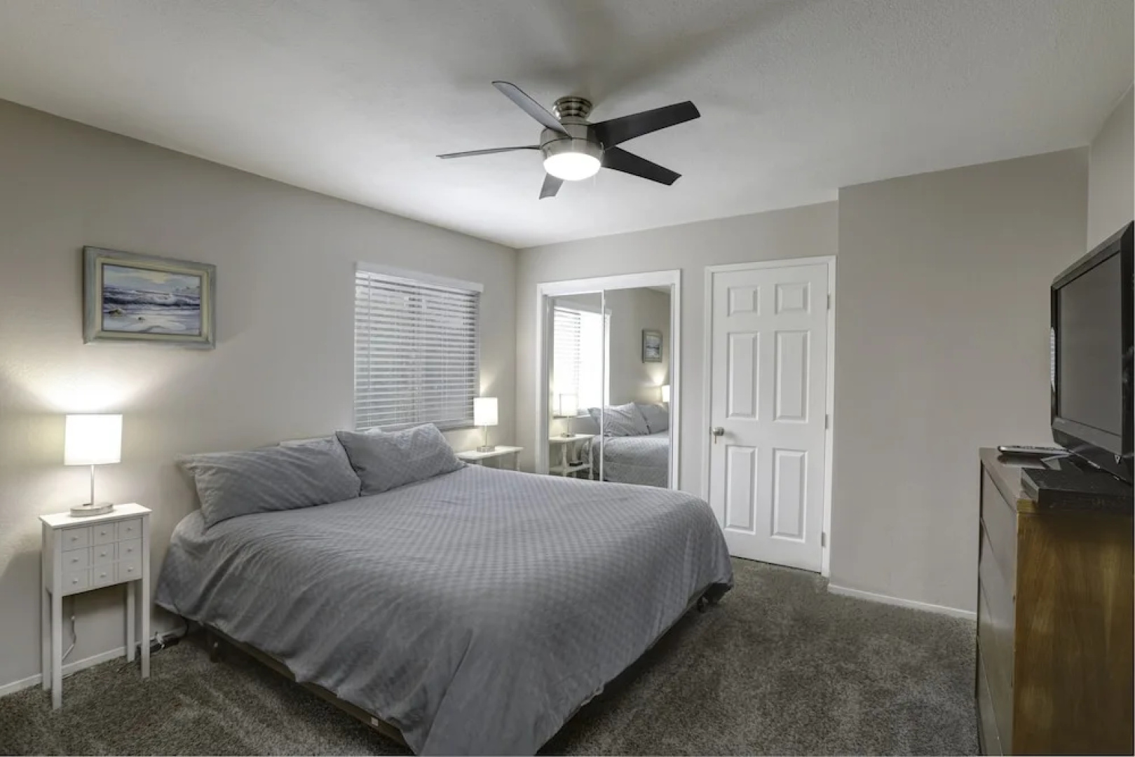 220 #7 Ocean View Ave 2 Bedroom Condo by Redawning
