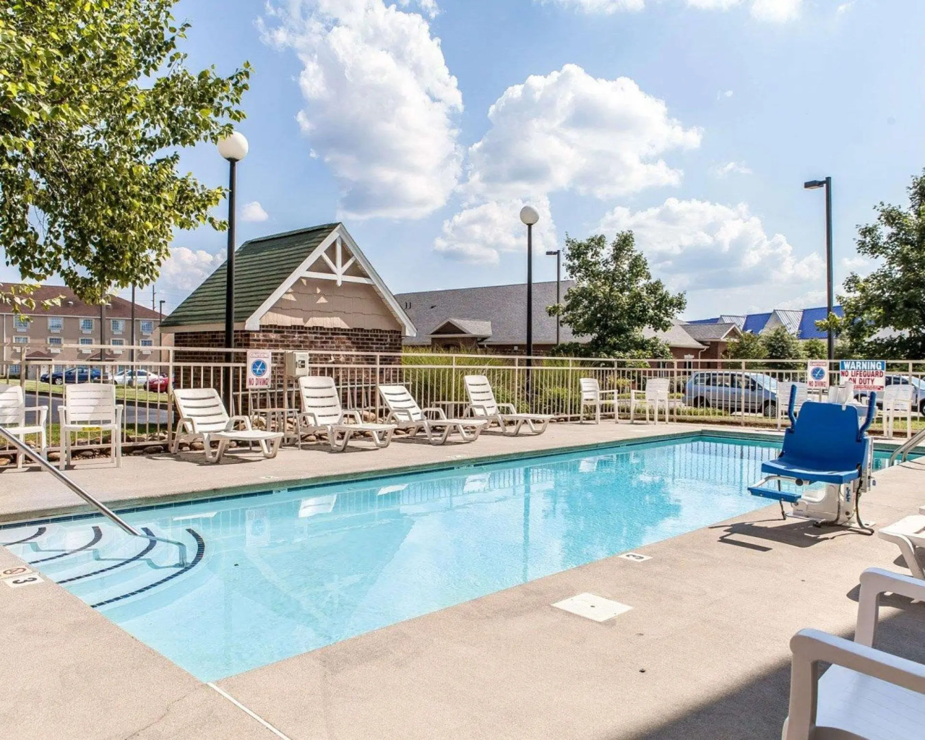 Mainstay Suites Knoxville Airport