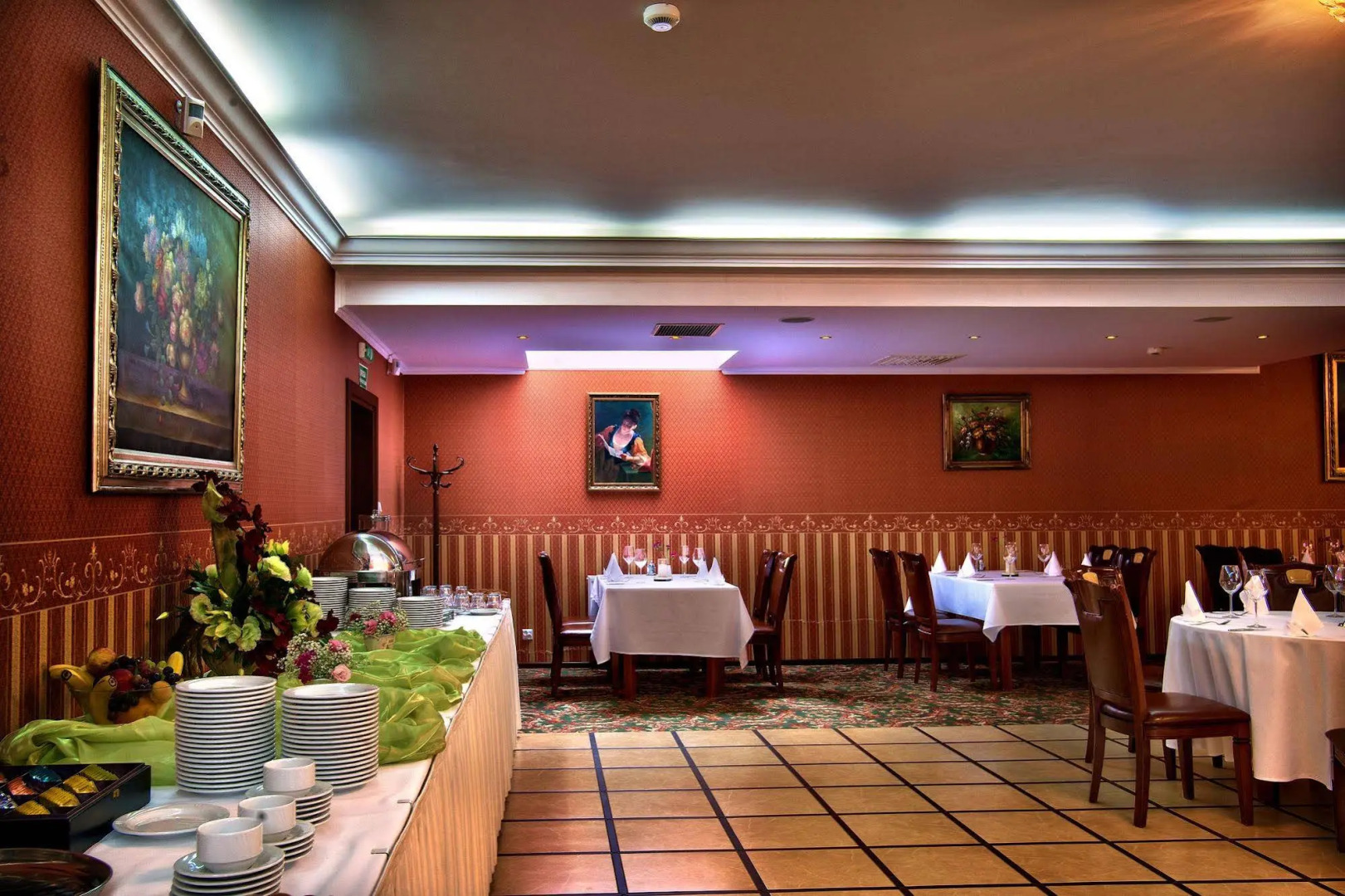 Hotel Dworek Tryumf Dąbrowscy Spółka Jawna