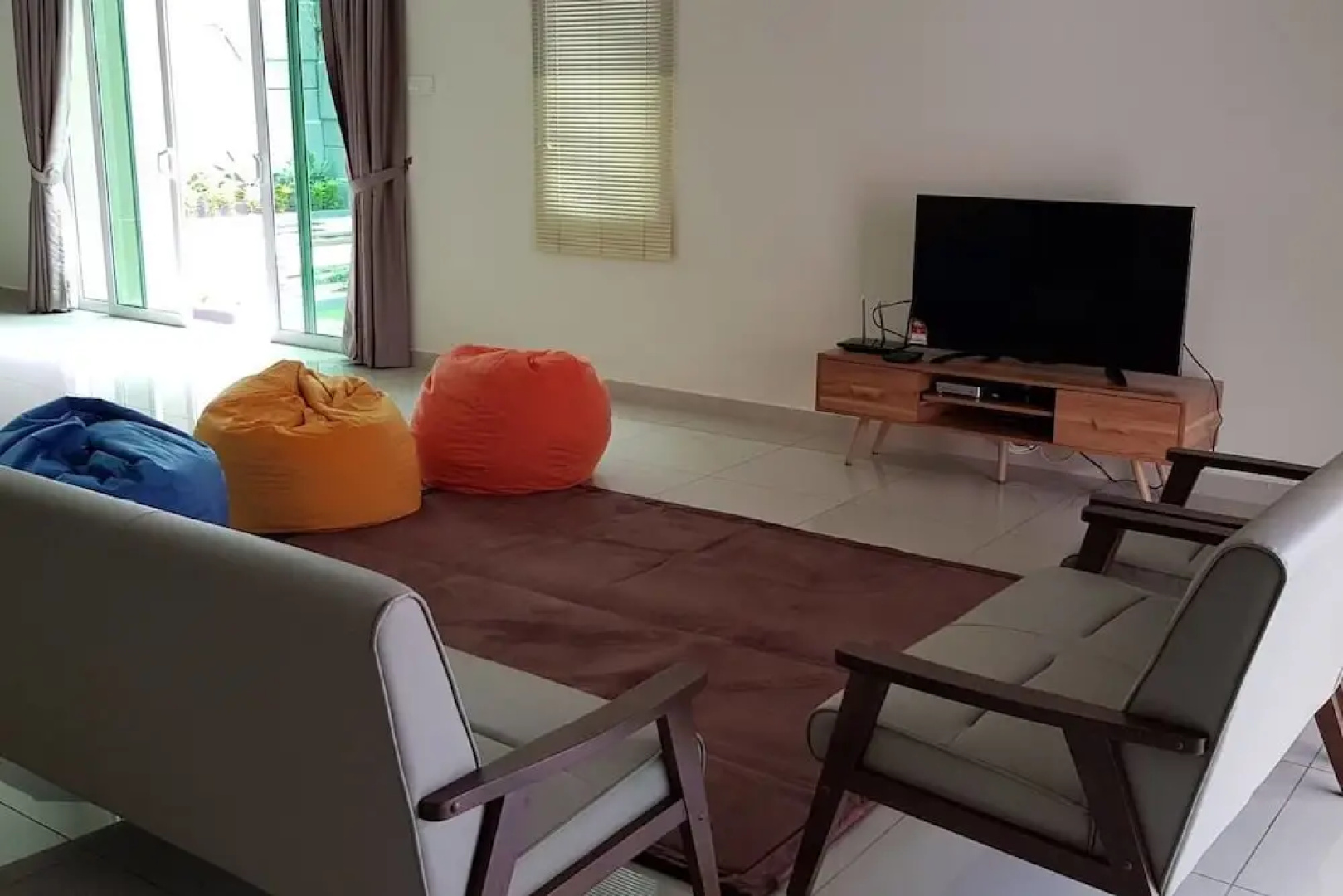 Greenlane 98 / 5 Rooms / 5 Bathrooms / 25 Pax