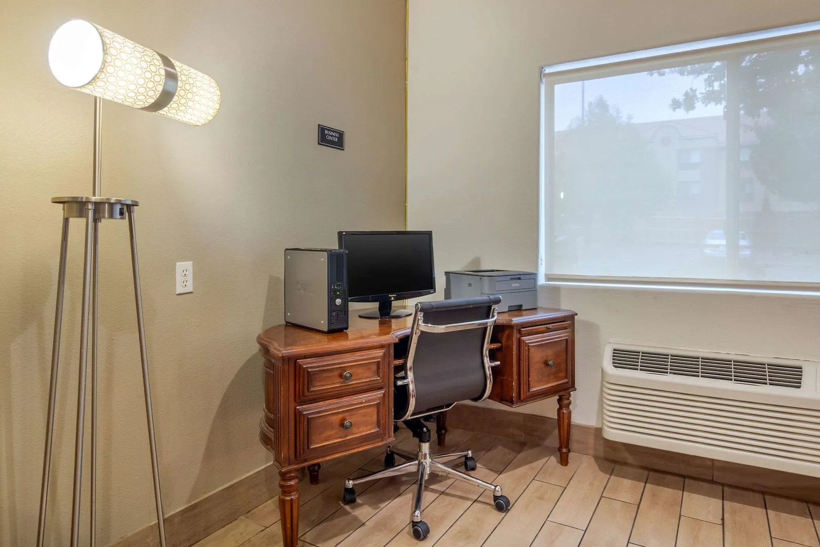 Spark by Hilton Lakewood Denver Southwest