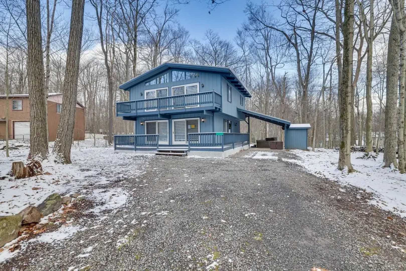 Tobyhanna Home w/ Private Hot Tub & Pool Table!