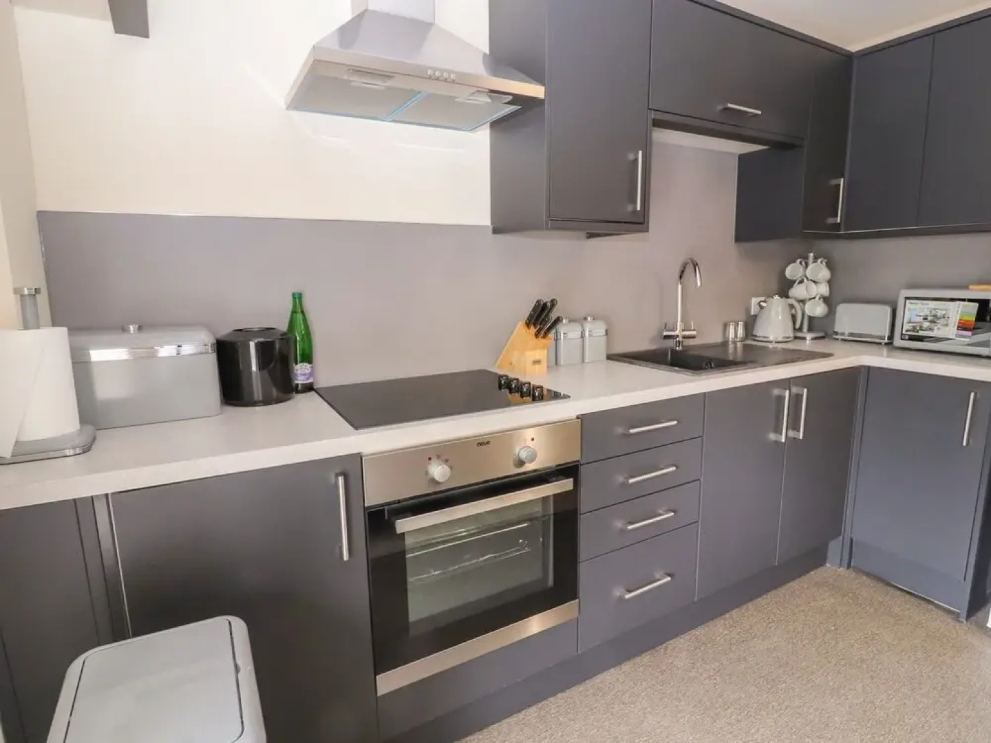 Blue Lion Hotel Apartment