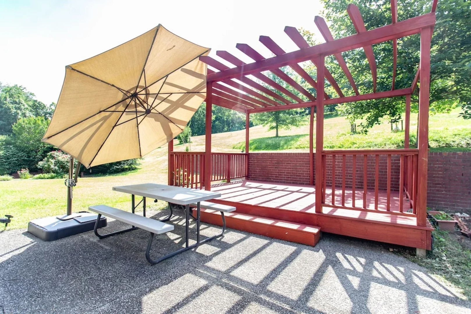 1369 Brentwood Almond - studio Br Apts