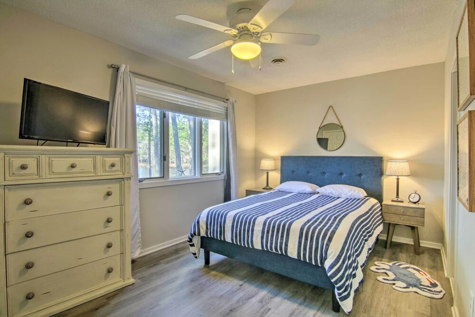 Townhome w/ Outdoor Shower < 1 Mile to Downtown