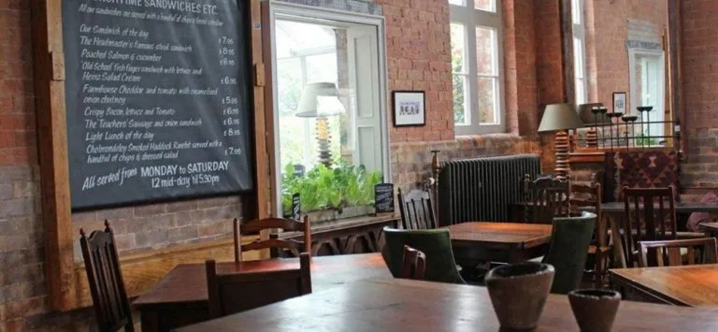 The Cholmondeley Arms - Inn