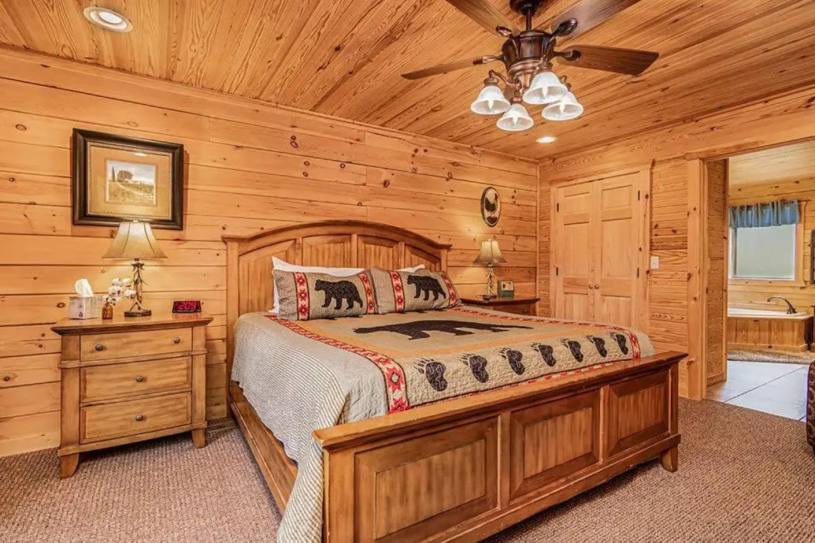 Luxury 2700 Sq Ft Log Cabin Private Hot Tub Game room Pool Table Best View