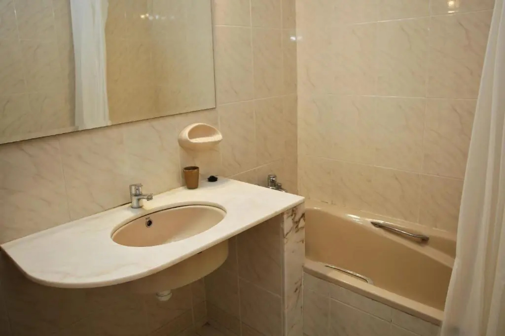 At302 mirador dels munts