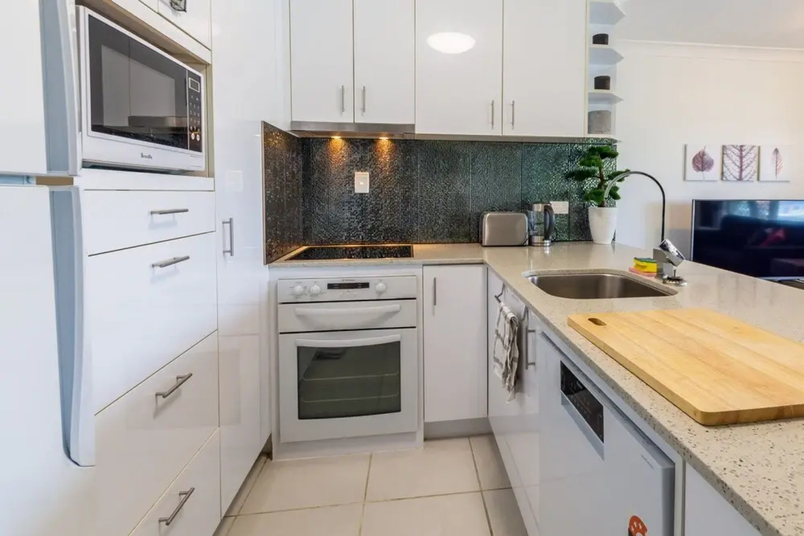 Canal Duplex Close to Everything you Need for a Great Holiday