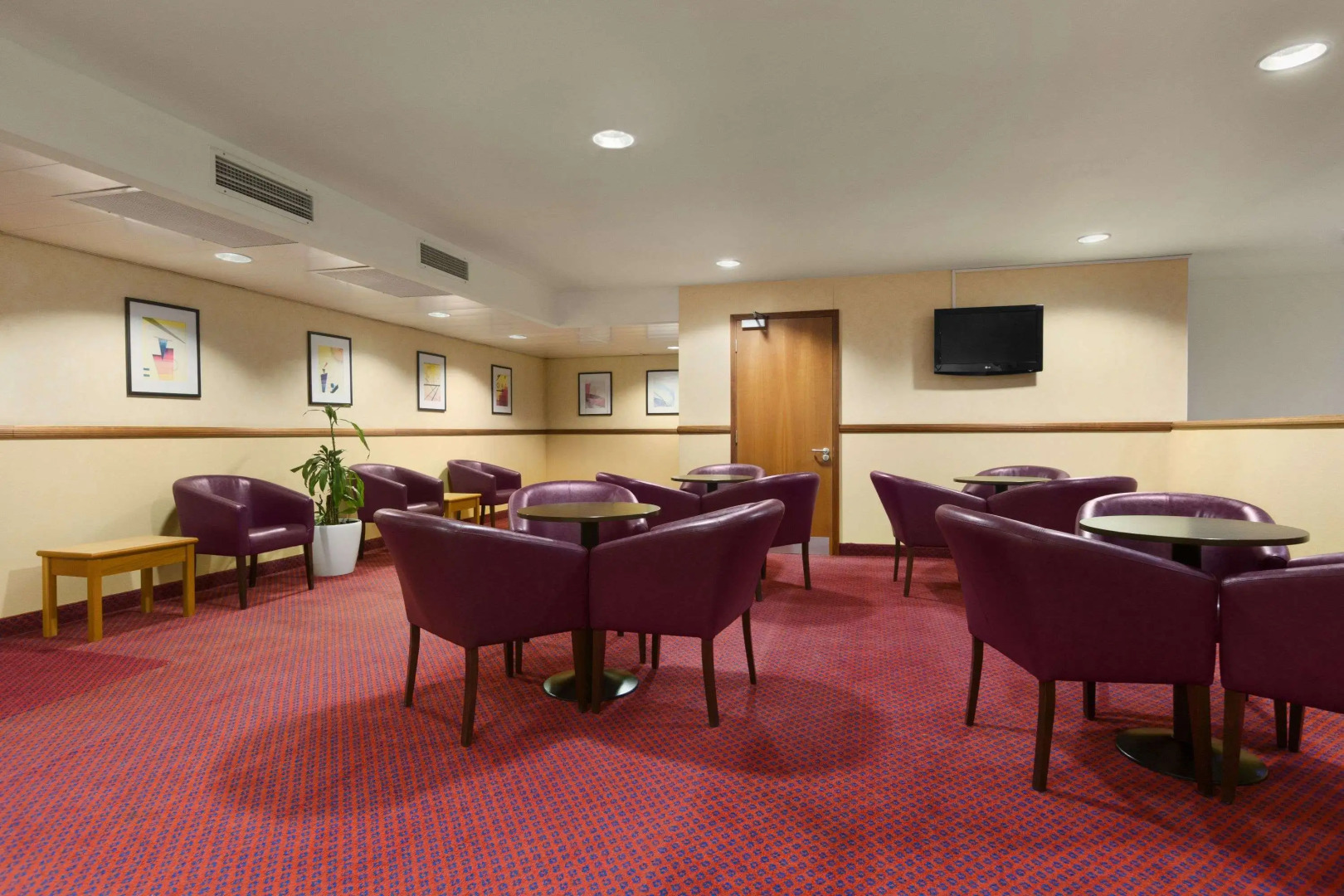 Days Inn by Wyndham Stevenage North