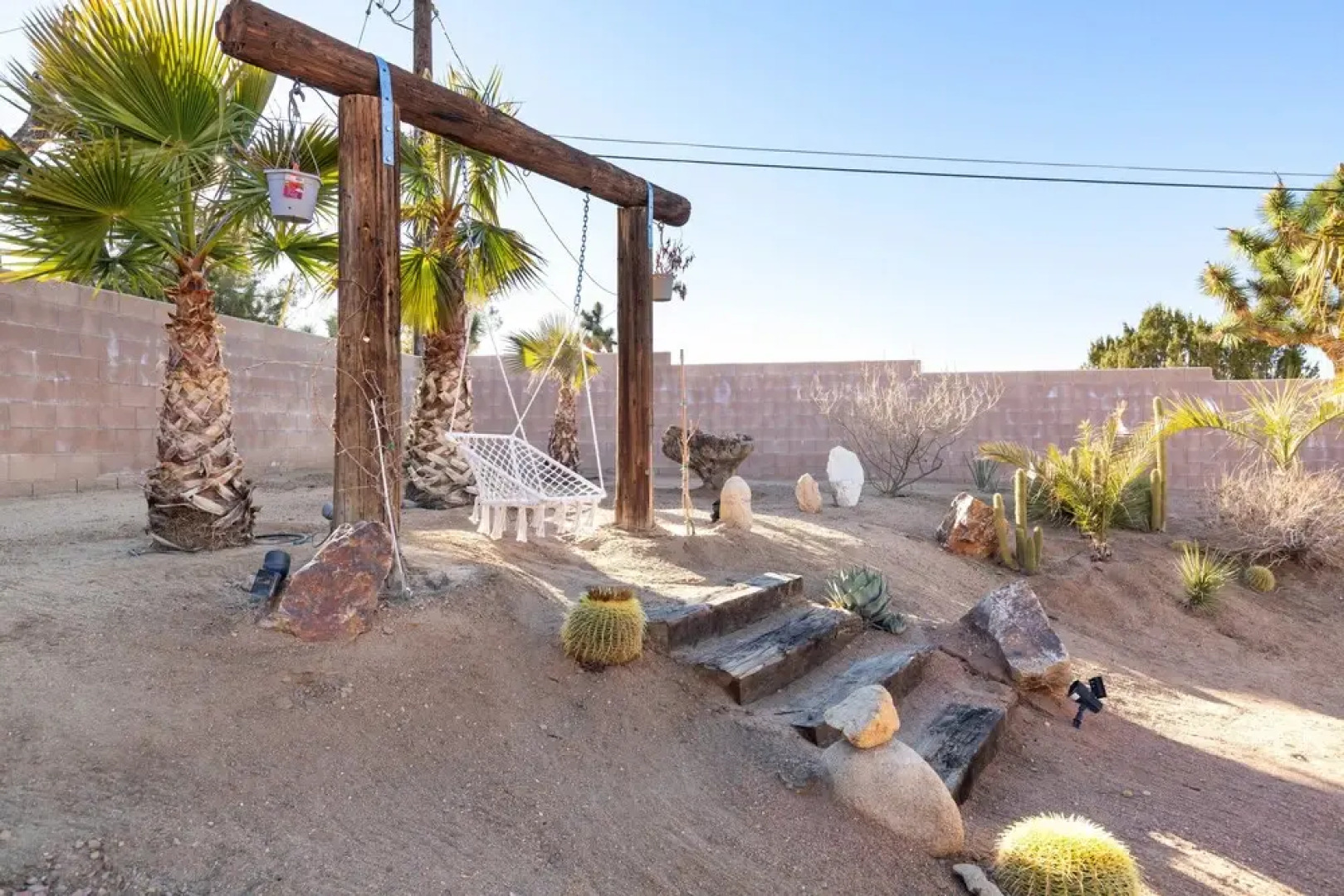 Playa Sol by Avantstay Jtree Oasis w/ Hot Tub & Pool!